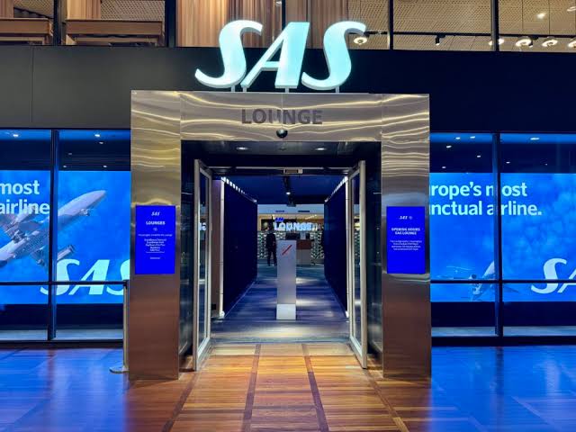 SAS Lounge entry portal