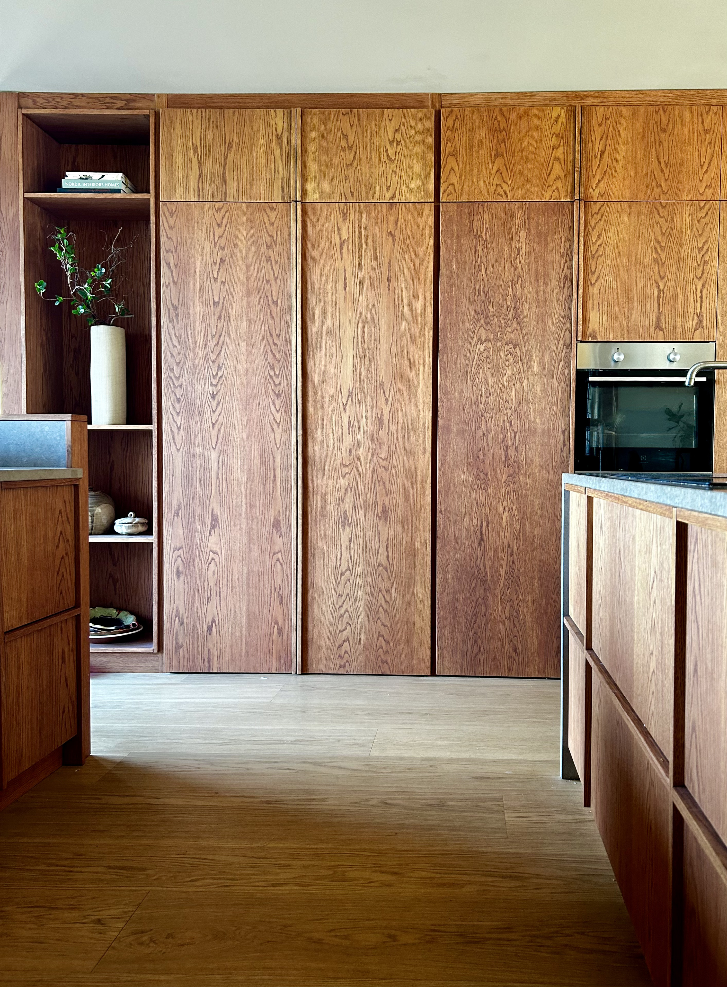 Bespoke oak kitchen joinery at the Öjaby residence