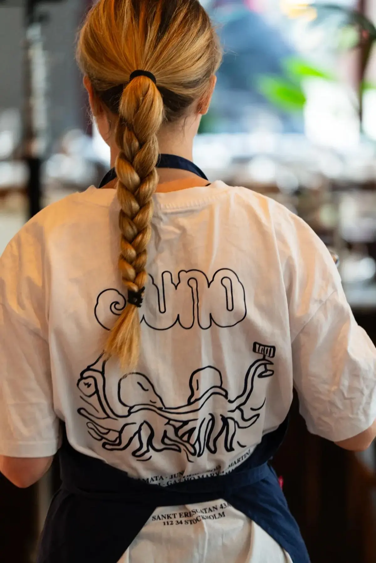 Juno staff apron with octopus print